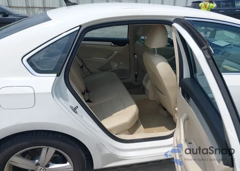 2012 Volkswagen Passat 2.5L Se z USA, uszkodzony, nr VIN 1VWBH7A34CC083810
